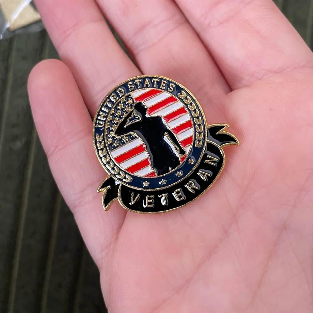 Set of Two‎ Veteran Pins